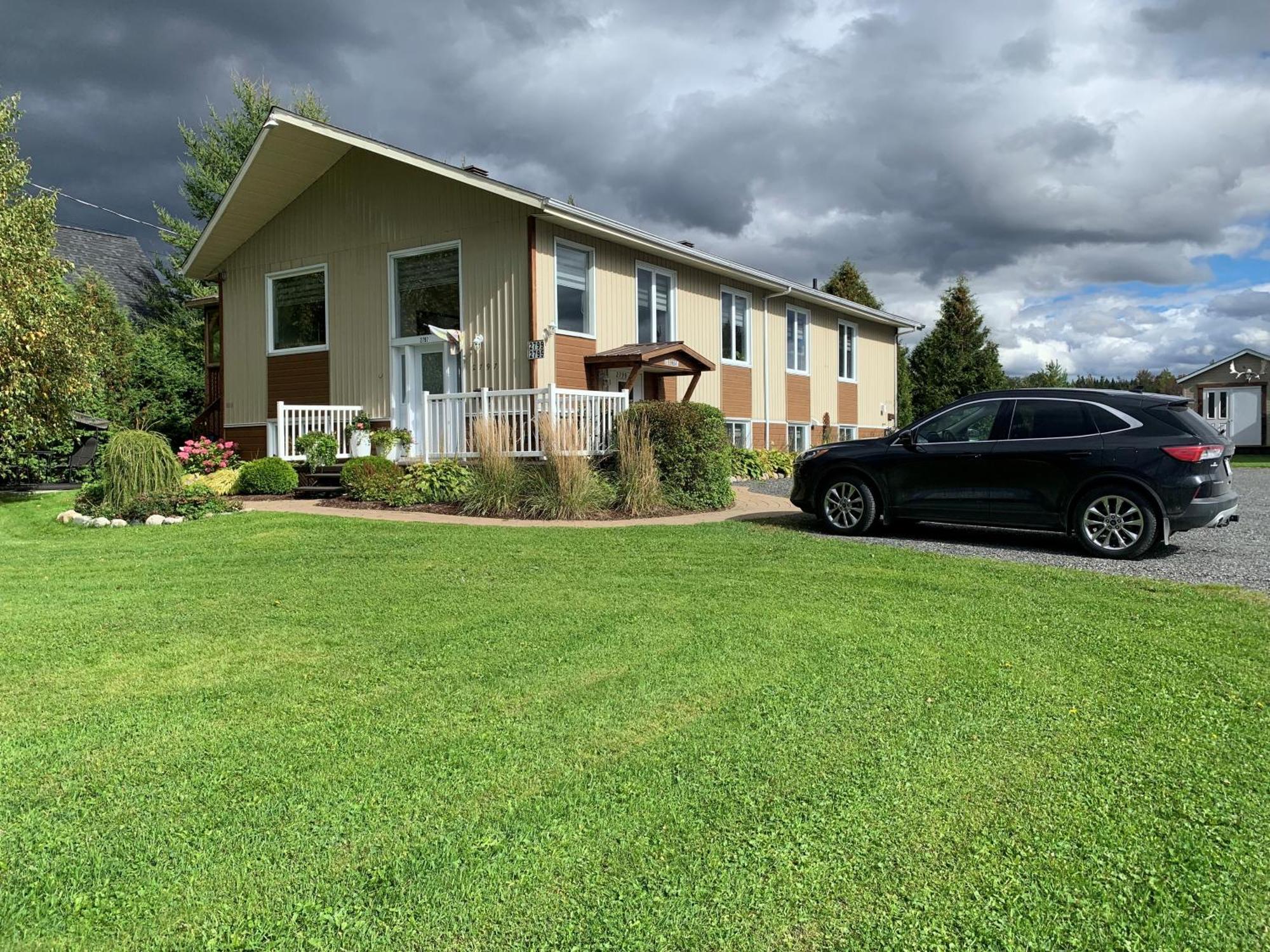 Aux Quatre Vents 4,5 Grand Logement Prive Lac-Megantic Exterior photo
